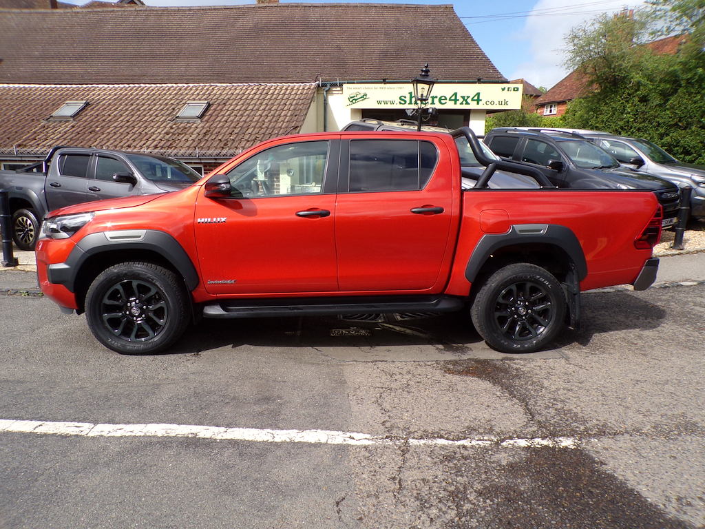 Toyota HILUX 2.8 D-4d Invincible X Pickup Double Cab Orange #6