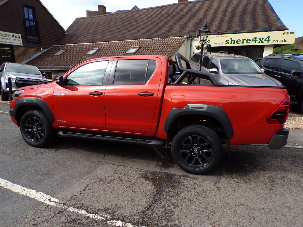 Toyota HILUX 2.8 D-4d Invincible X Pickup Double Cab Orange #4