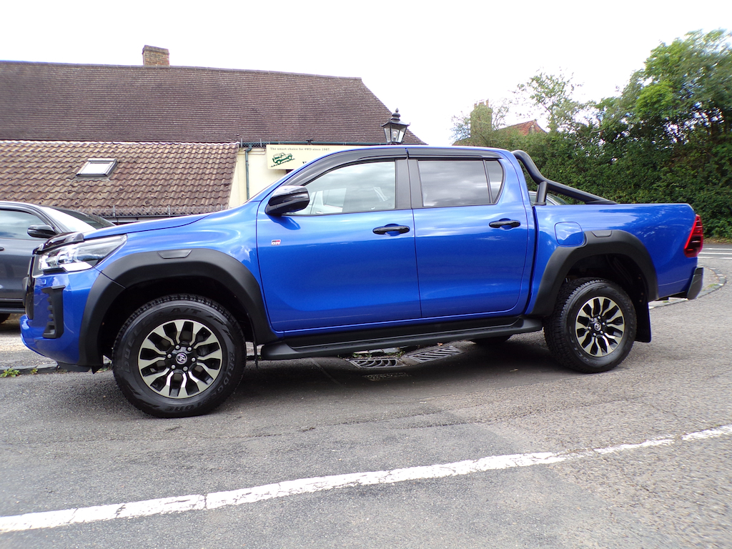 Toyota HILUX 2.8 D-4d Gr Sport Pickup Double Cab Aut Blue #2