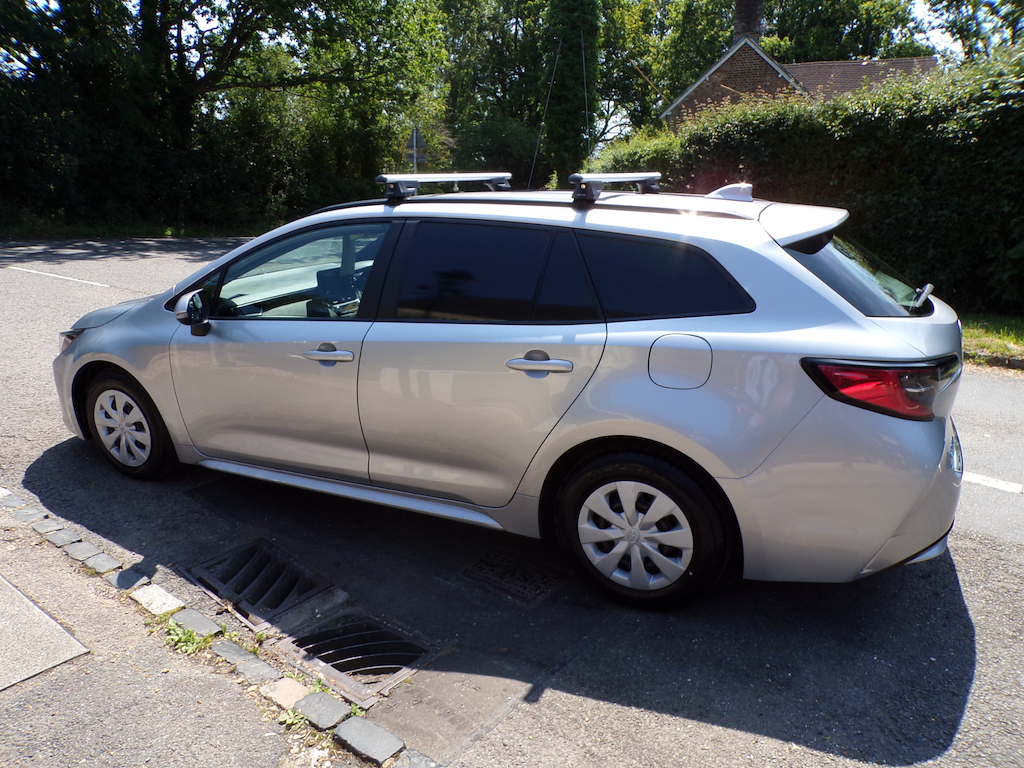 Toyota Corolla Corolla 1.8 Vvt-h Car Derived Van Hybri VA22MPU Silver #2