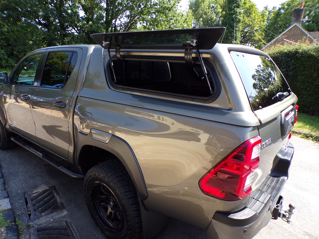 Toyota HILUX 2.8 D-4d Invincible X Pickup Double Cab GF72UXE Brown #6