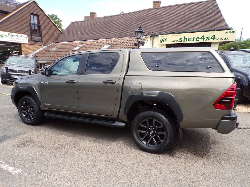 Toyota HILUX 2.8 D-4d Invincible X Pickup Double Cab BK24HUO Brown #3