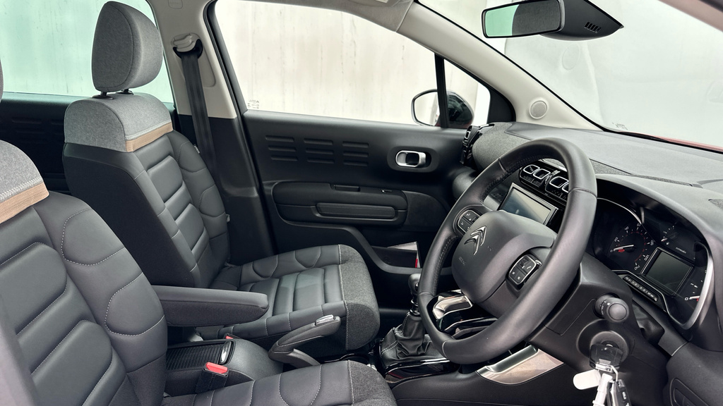 Citroen C3 Aircross Puretech Shine Plus Ss Eat6 Red #22