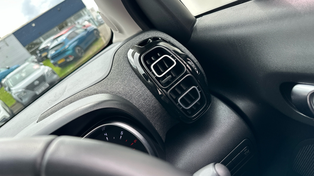 Citroen C3 Aircross Puretech Shine Plus Ss Eat6 Red #69