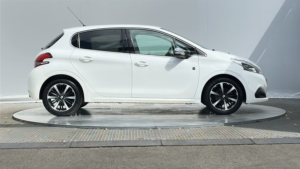 Peugeot 208 1.2 Puretech Tech Edition Hatchback Man GJ68RVA White #5