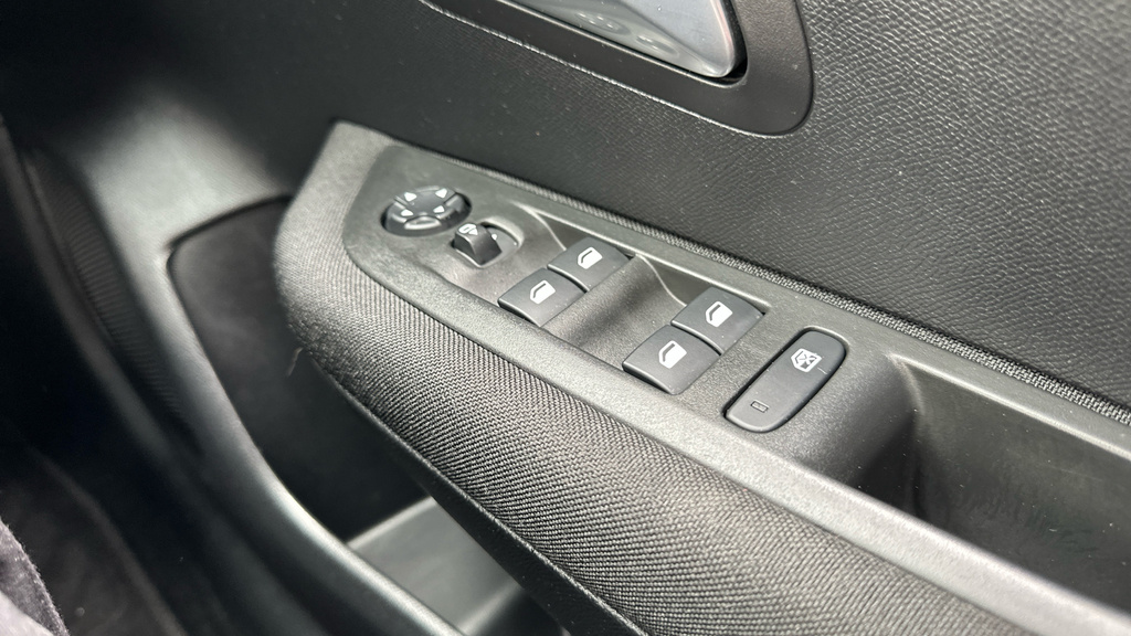Peugeot 208 1.2 Puretech Active Grey #61