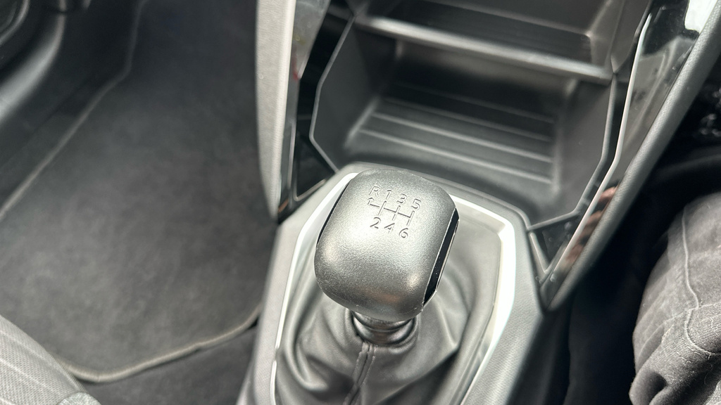 Peugeot 208 1.2 Puretech Active Grey #76