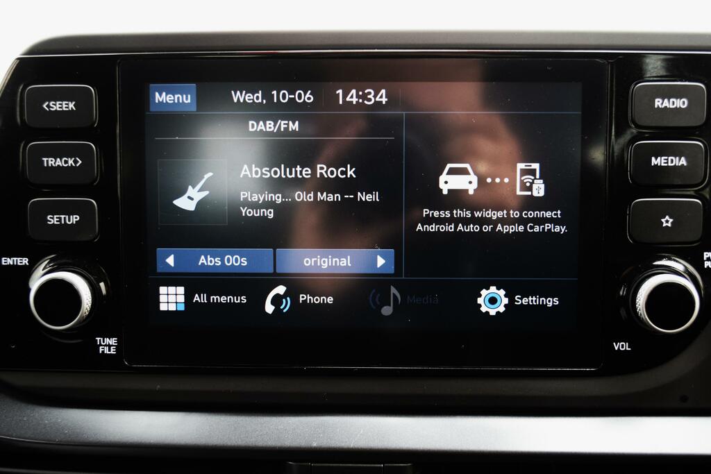 Hyundai Bayon 1.0 T-gdi Mhev Se Connect Suv Hybrid Dc White #4