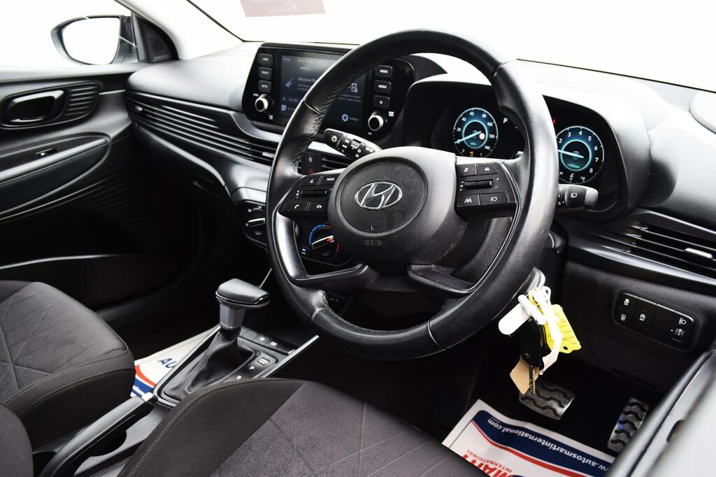 Hyundai Bayon 1.0 T-gdi Mhev Se Connect Suv Hybrid Dc White #2