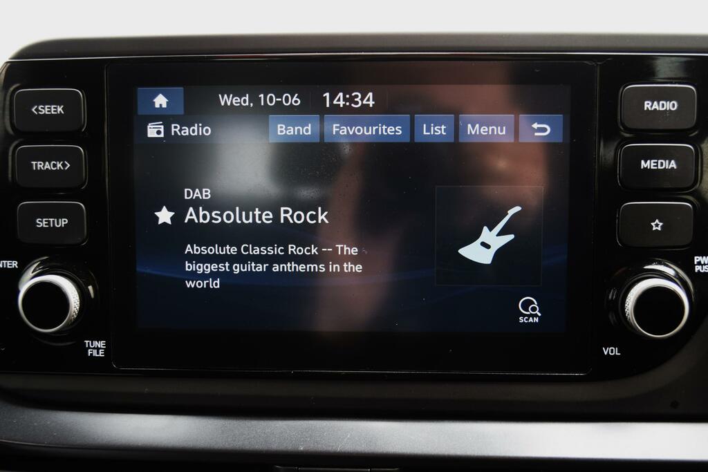 Hyundai Bayon 1.0 T-gdi Mhev Se Connect Suv Hybrid Dc White #6