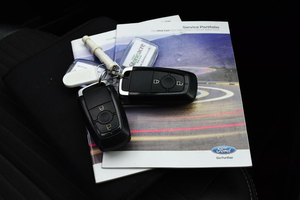Ford Ecosport Hatchback Red #24
