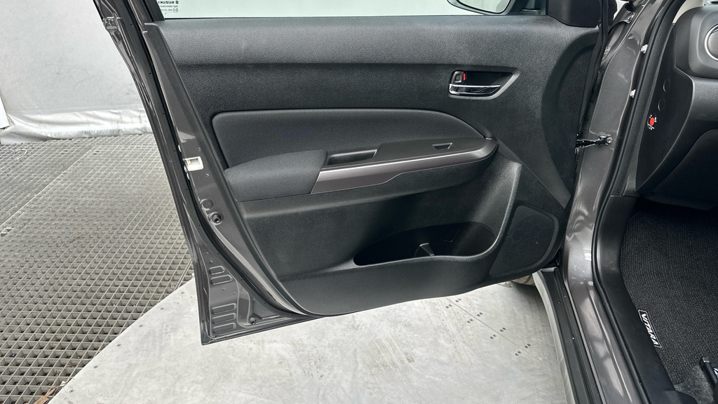Suzuki Vitara 1.4 Boosterjet Mhev Motion Red #37