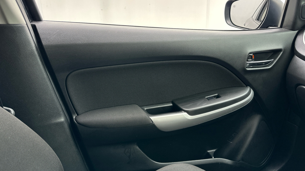 Suzuki Baleno 1.2 Dualjet Mhev Sz5 White #85
