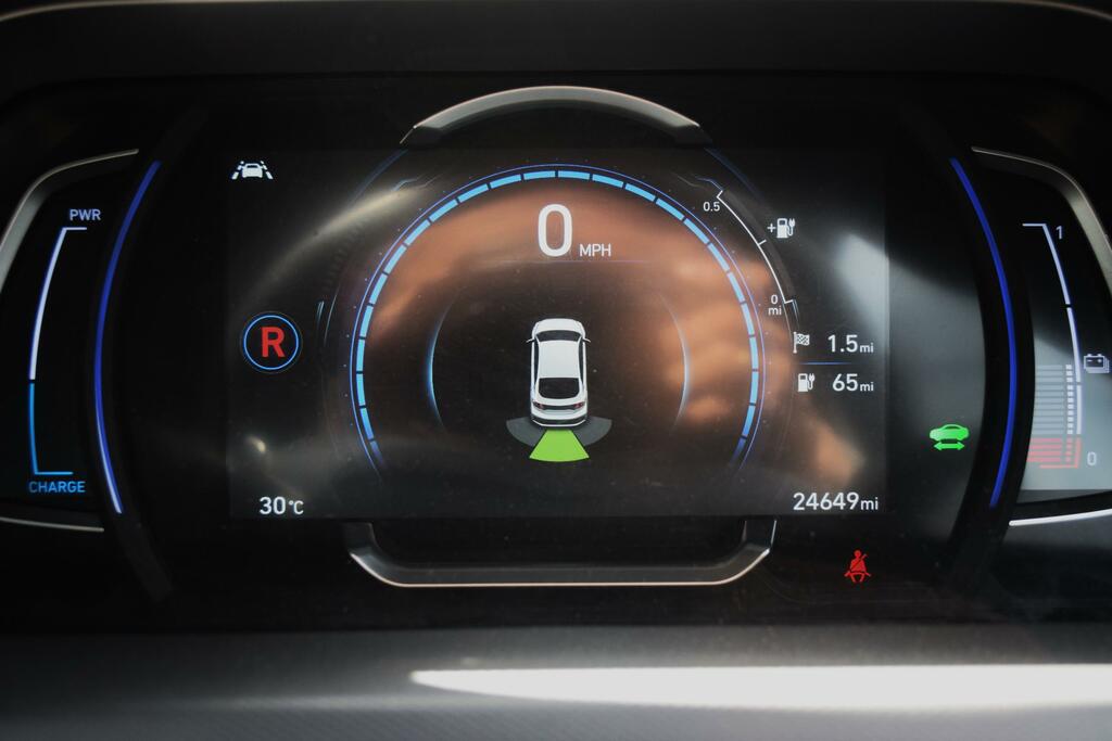 Hyundai Ioniq 77Kwh Premium Grey #21