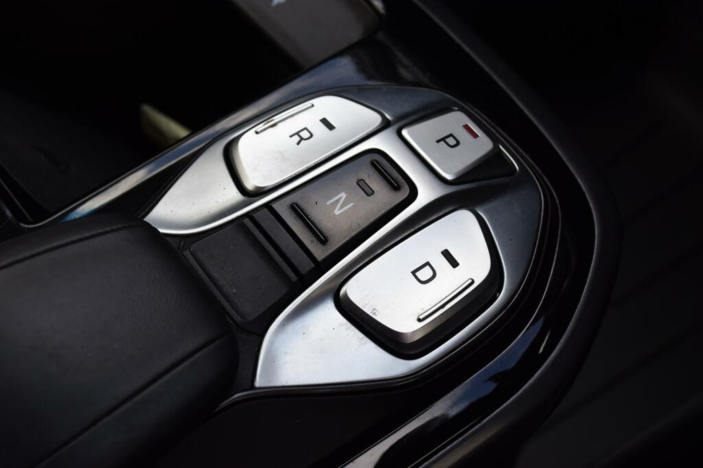 Hyundai Ioniq 77Kwh Premium Grey #26
