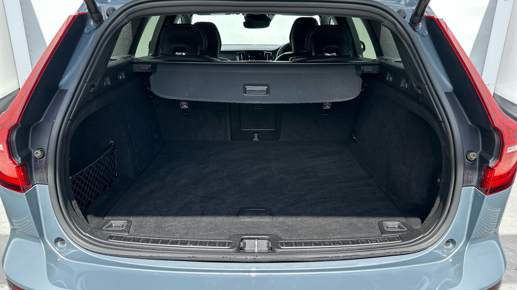 Volvo V60 Estate Black #18