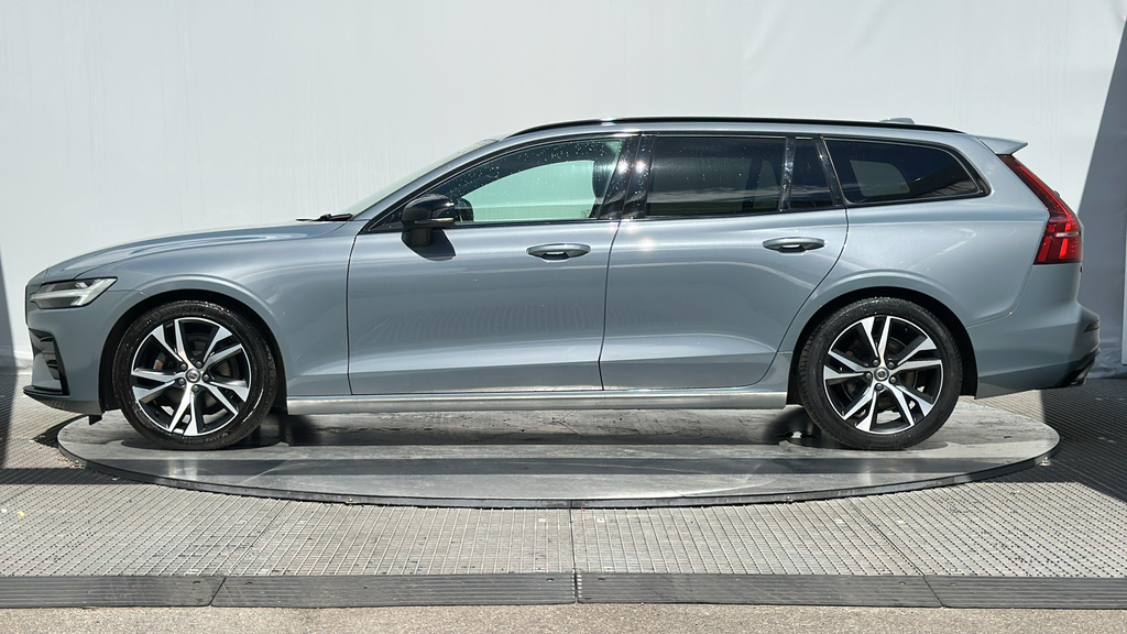 Volvo V60 Estate Black #14
