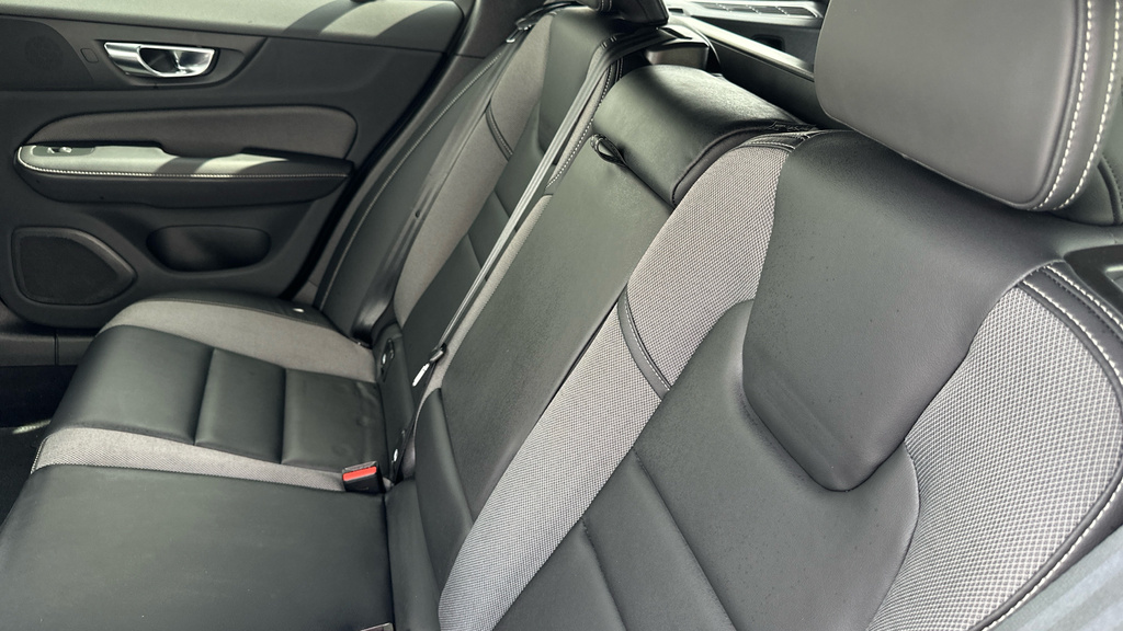 Volvo V60 Estate Black #17