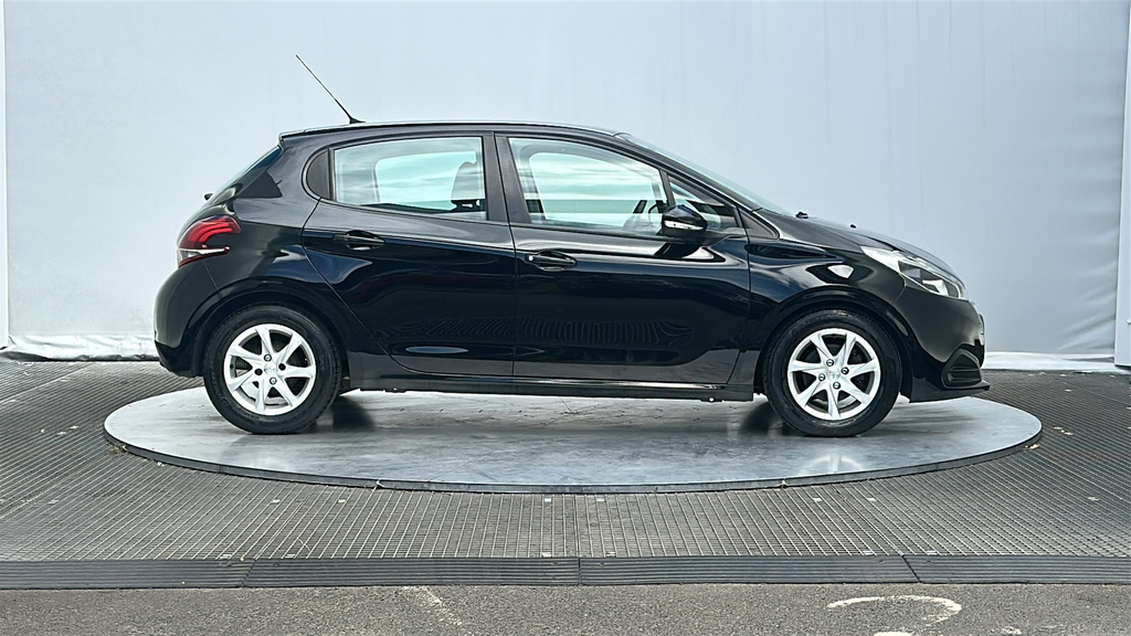 Peugeot 208 1.2 Puretech Active Hatchback Eu Black #5