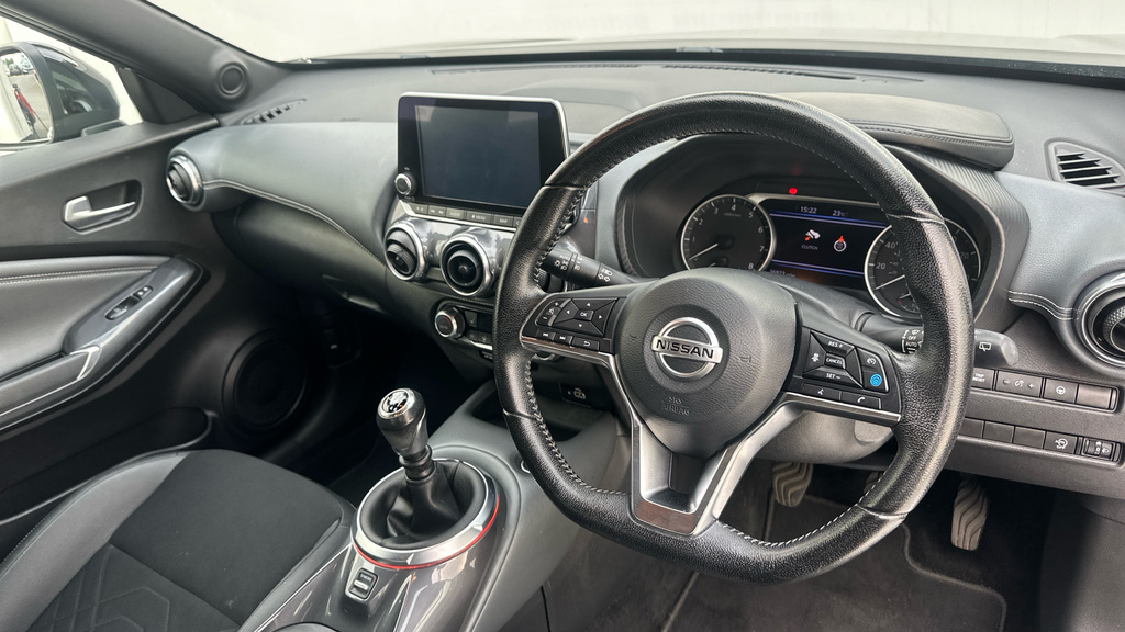 Nissan Juke 1.0 Dig-t Tekna Suv Euro 6 Ss Black #2