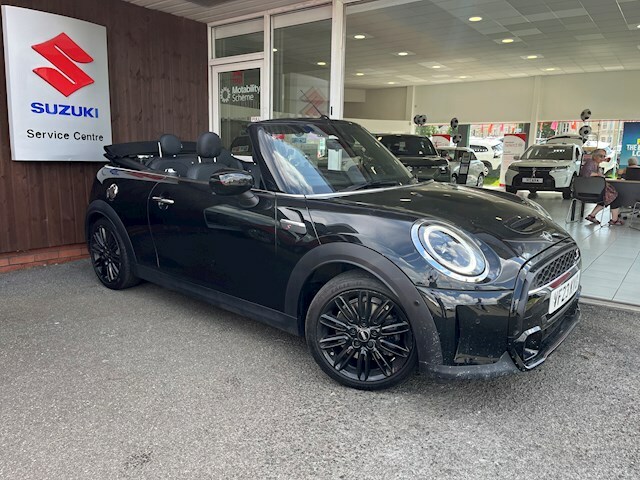 Mini Convertible 2.0 Cooper S Exclusive Convertible Step Black