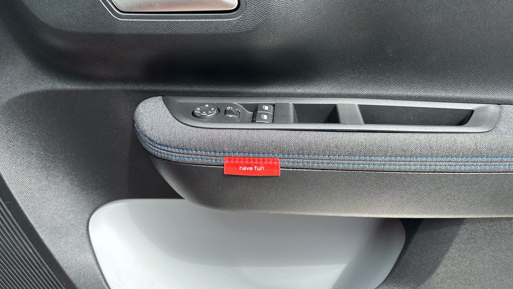 Citroen C3 83Kw Plus 44Kwh White #75