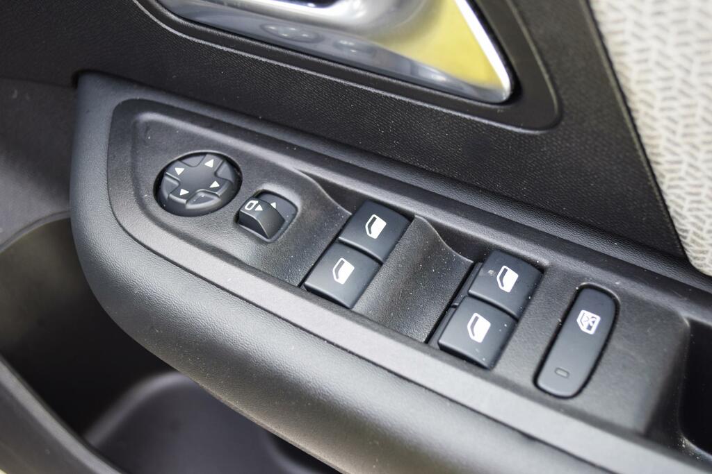 Citroen C4 1.2 Puretech Shine Euro 6 Ss Black #19