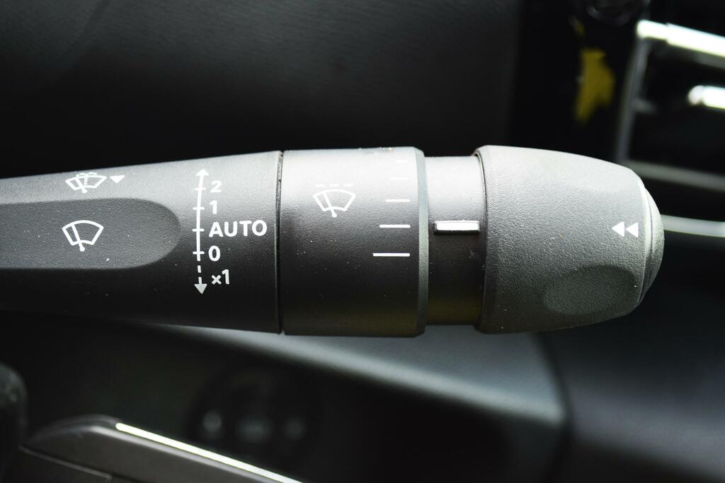 Citroen C4 1.2 Puretech Shine Euro 6 Ss Black #16