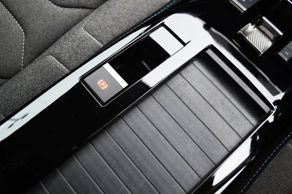 Citroen C4 1.2 Puretech Shine Euro 6 Ss Black #24