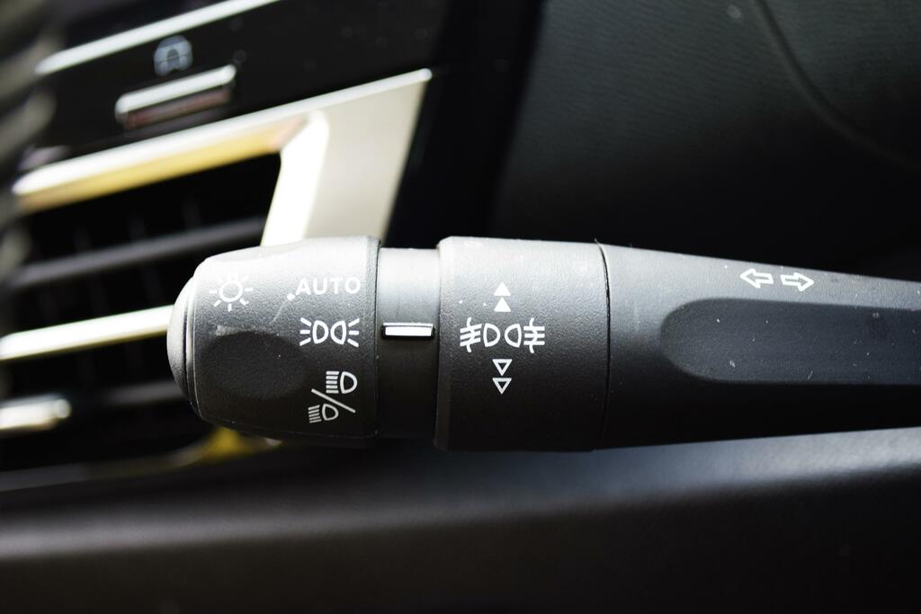 Citroen C4 1.2 Puretech Shine Euro 6 Ss Black #14