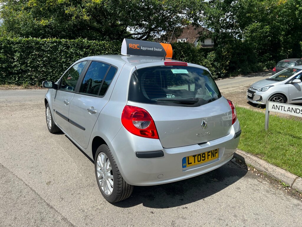 Renault Clio 1.2 16V Dynamique Hatchback 139 LT09FNP Silver #5