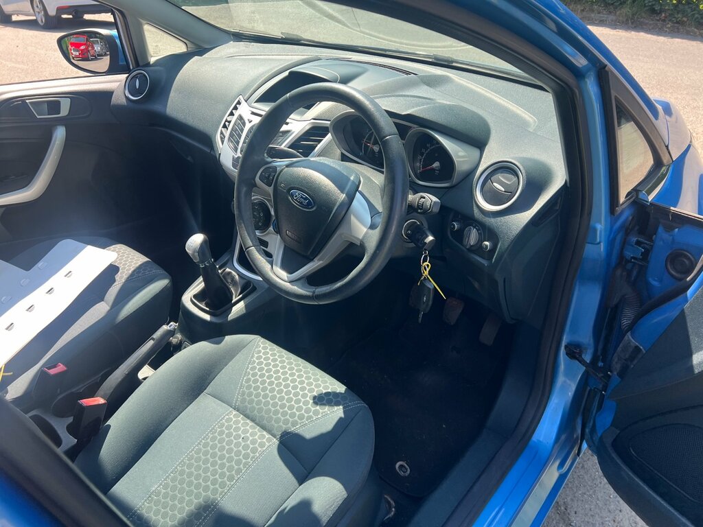 Ford Fiesta Hatchback Silver #6