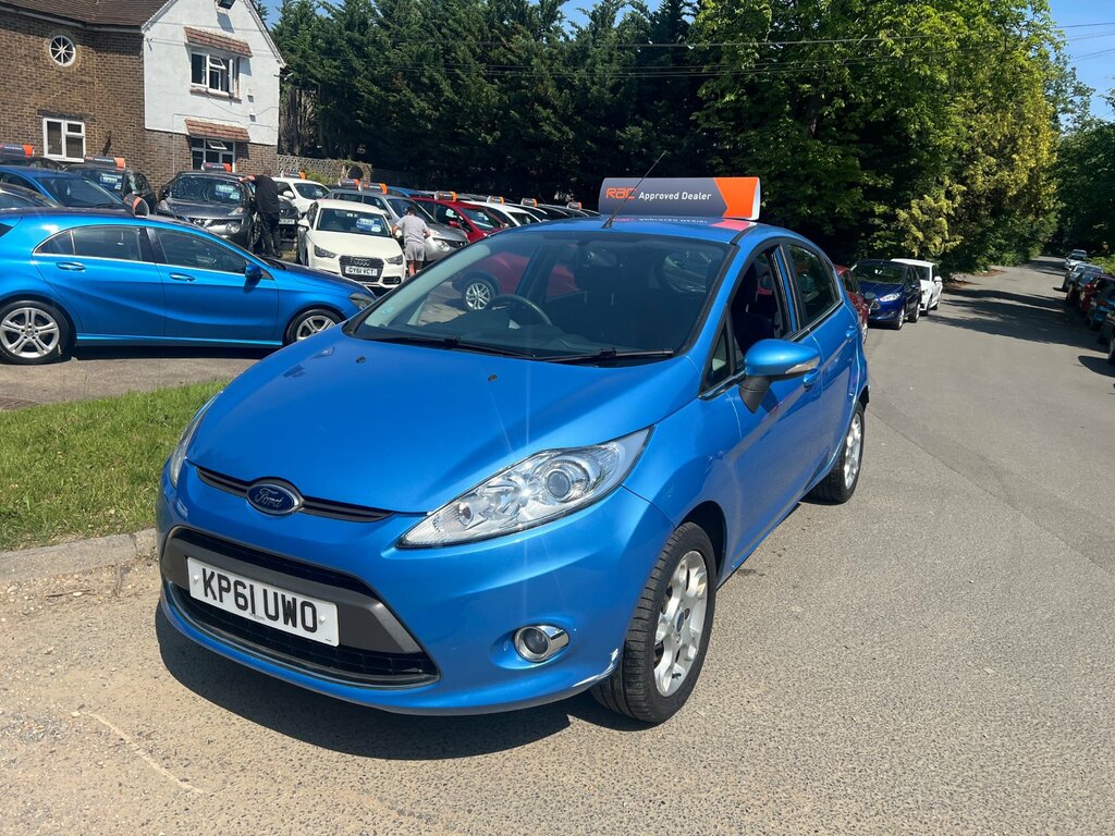 Ford Fiesta Hatchback Silver #1