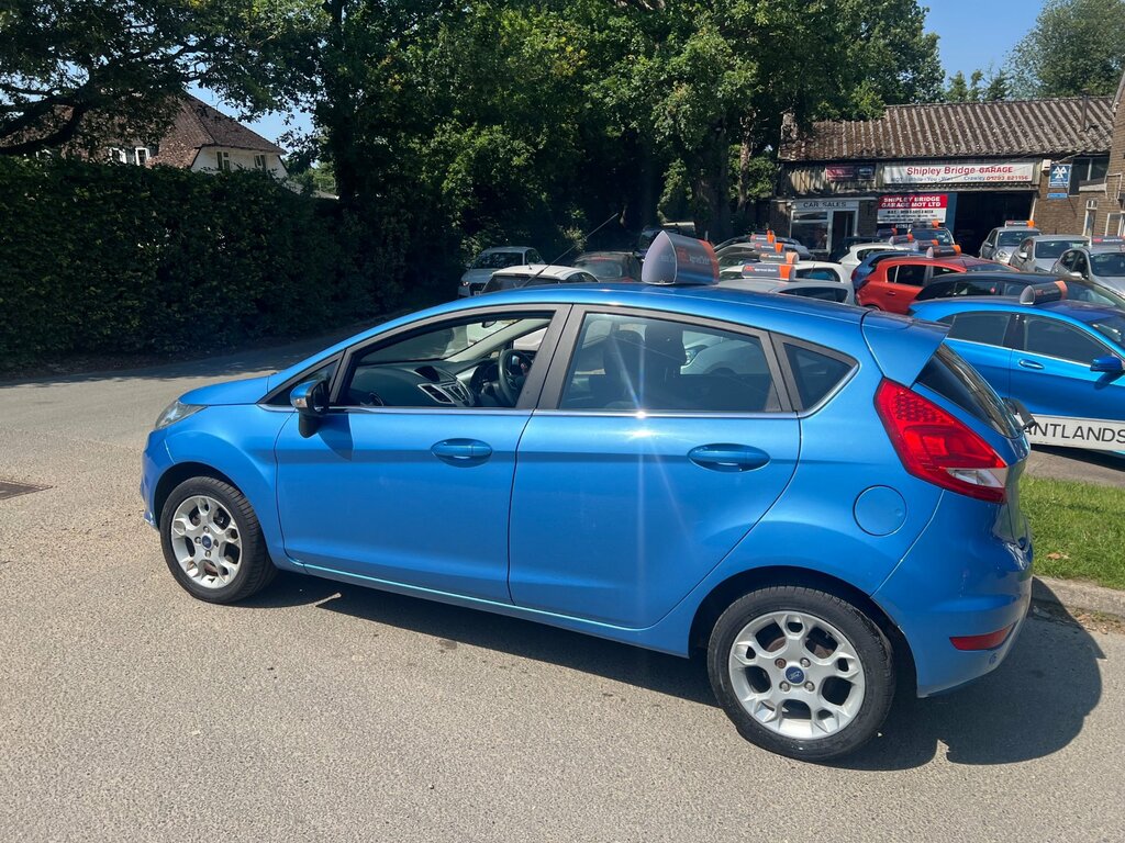 Ford Fiesta Hatchback Silver #3