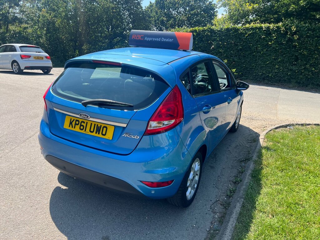 Ford Fiesta Hatchback Silver #5