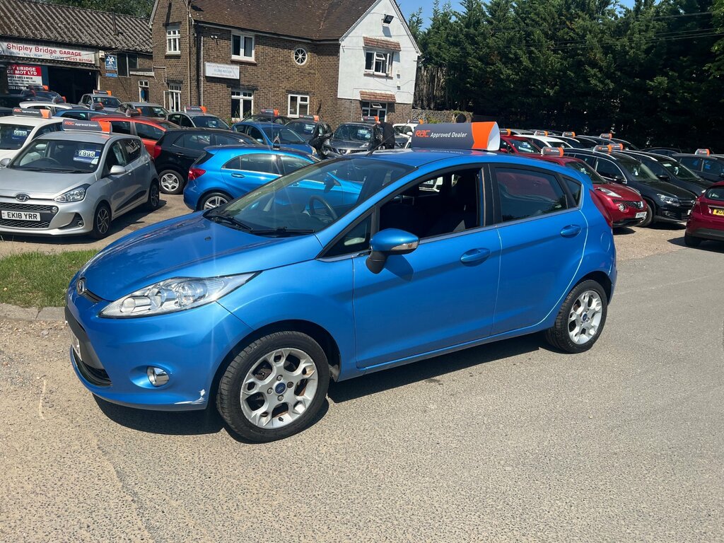 Ford Fiesta Hatchback Silver #2