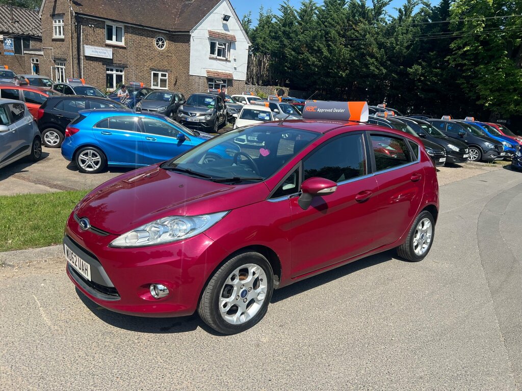 Ford Fiesta 1.4 Zetec Hatchback 130 Gkm, 9 Red #2