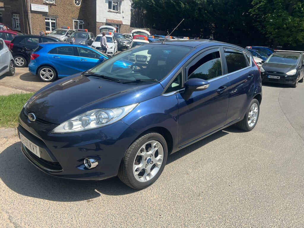 Ford Fiesta 1.4 Zetec Hatchback 133 Gkm, 9 Blue