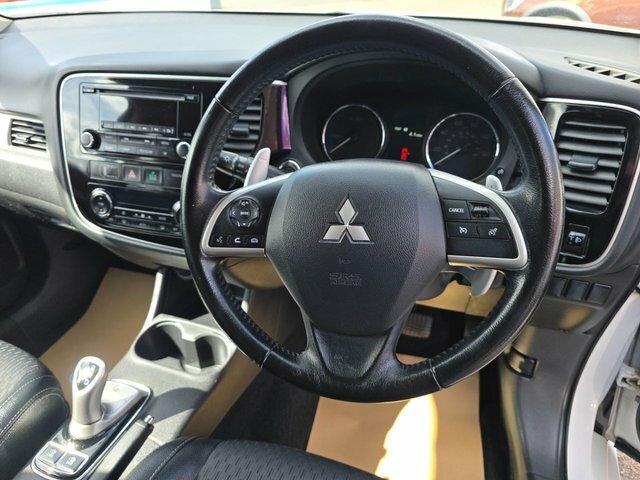 Mitsubishi Outlander 12Kwh Gx3h Suv White #4