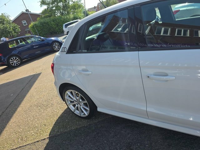 Audi A1 Tfsi Cod S Line DC15AXG White #6