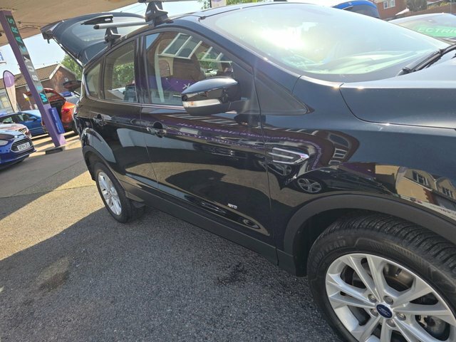 Ford Kuga Tdci Titanium Suv EG68HCA Black #4
