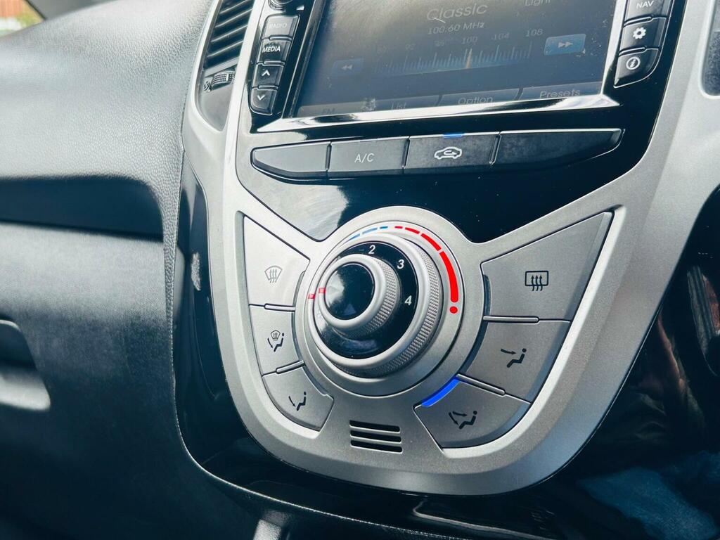Hyundai Ix20  White #30