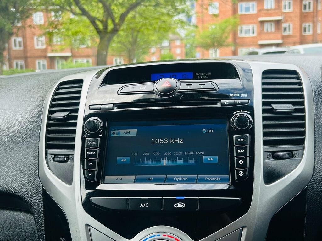 Hyundai Ix20  White #22