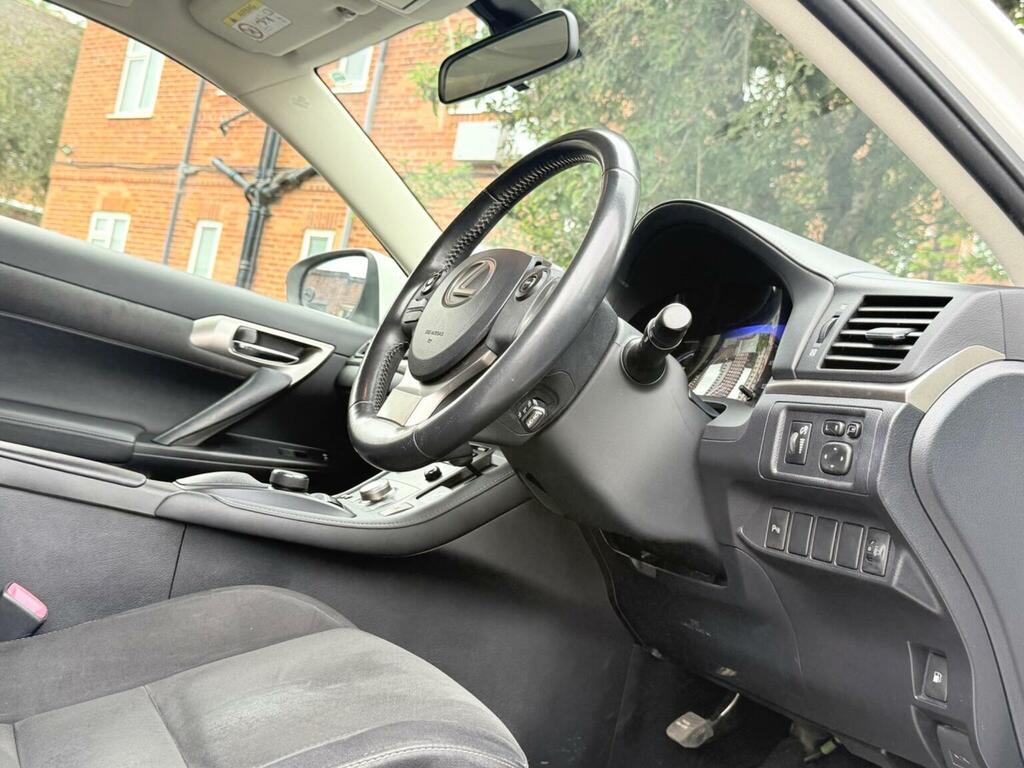 Lexus CT 200H Advance Red #10