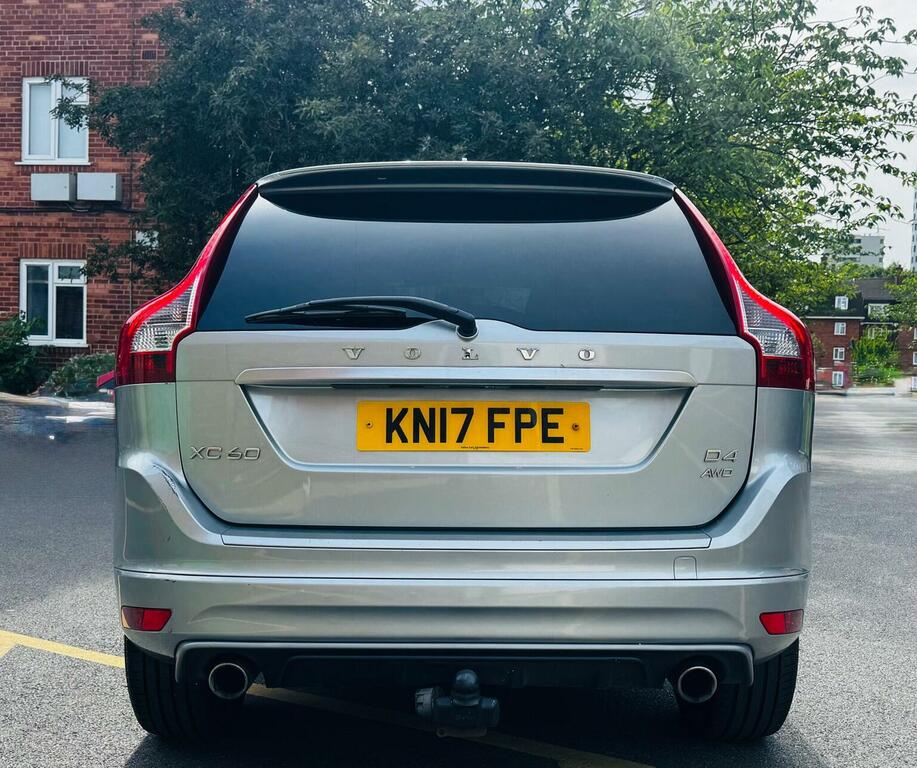 Volvo XC60 D4 Momentum Blue #10