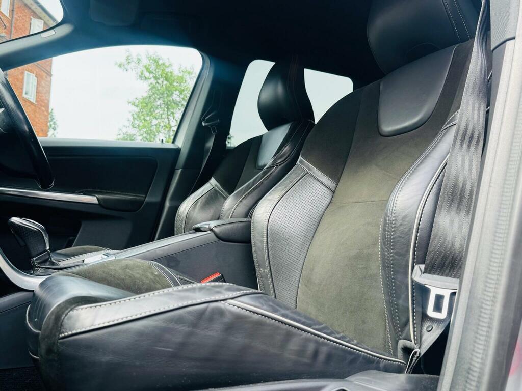 Volvo XC60 D4 Momentum Blue #16