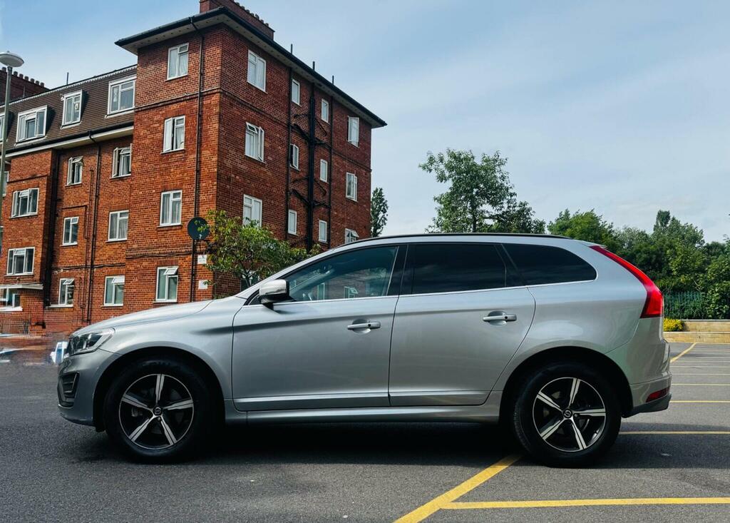 Volvo XC60 D4 Momentum Blue #8