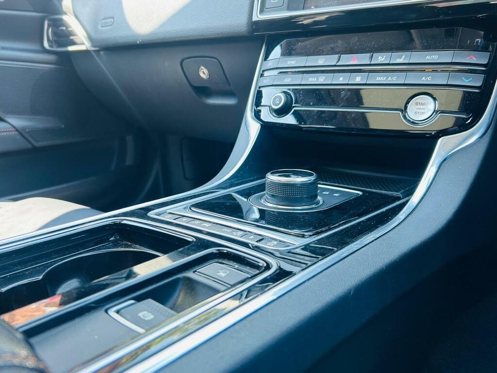 Jaguar XE Xe R-sport D Awd Blue #34