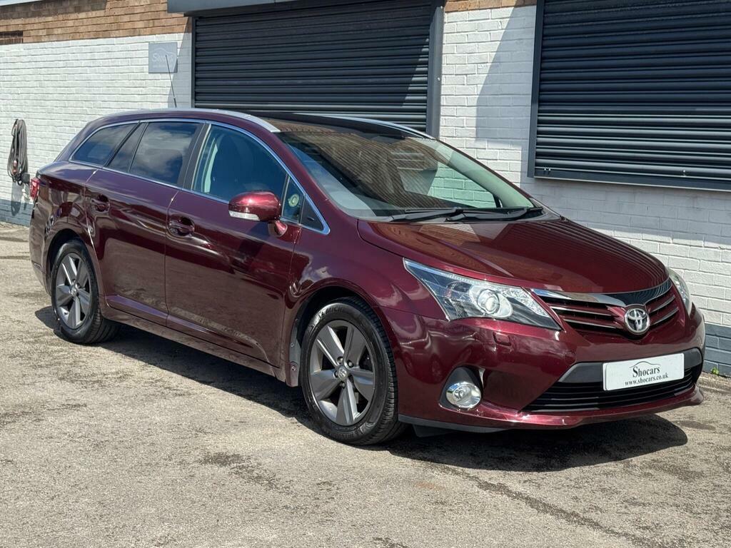 Toyota Avensis 2.0 D-4d Excel Tourer Euro 5 Red