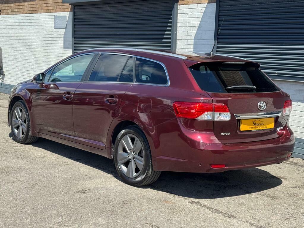 Toyota Avensis 2.0 D-4d Excel Tourer Euro 5 Red #3